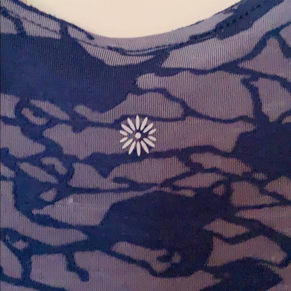 27. Blue top with fun design on the back - Picture 5 of 11